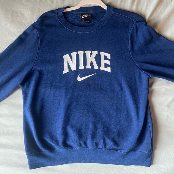 Nike Sweatshirt - Picture 2 of 3